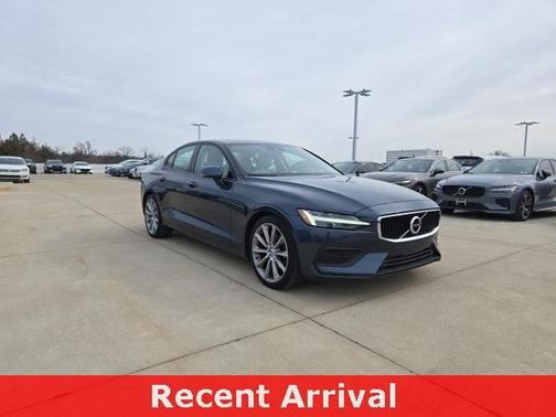 2020 Volvo S60 T5 Momentum