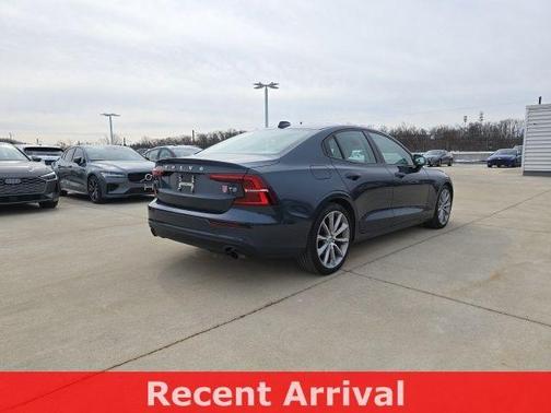 2020 Volvo S60 T5 Momentum