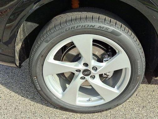 2025 Audi Q5 2.0T quattro Premium