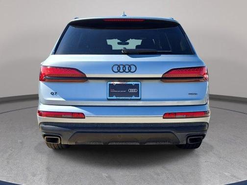 Satellite Silver Metallic 2026 Audi Q7 55 Premium