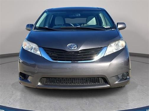 2013 Toyota Sienna LE