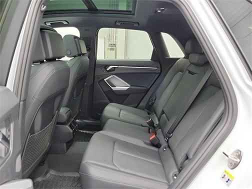 2024 Audi Q3 45 S line Premium
