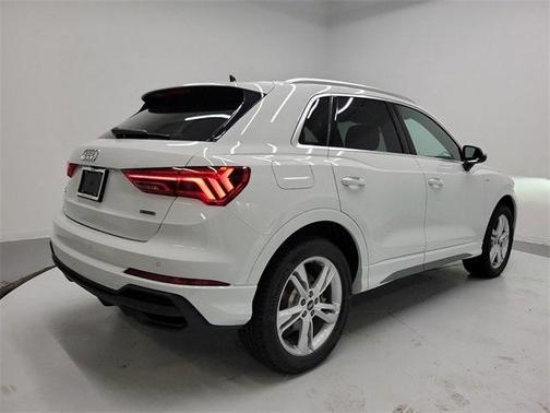 2024 Audi Q3 45 S line Premium