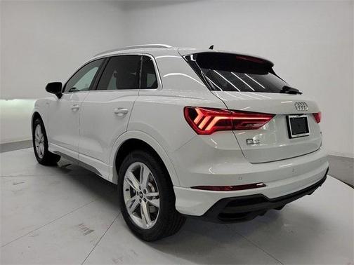 2024 Audi Q3 45 S line Premium