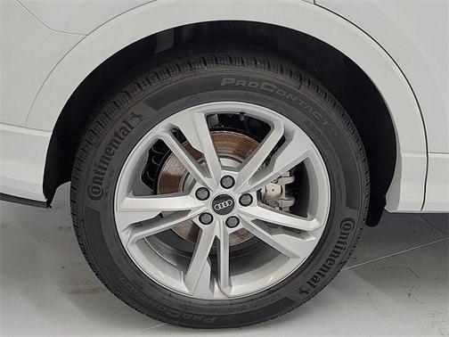 2024 Audi Q3 45 S line Premium
