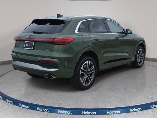 District Green Metallic 2025 Audi Q5 2.0T quattro Premium