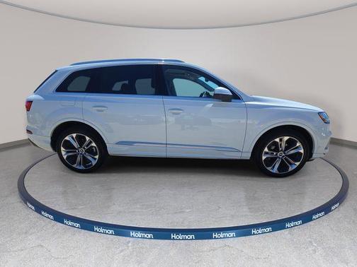 Carrara White 2023 Audi Q7 55 Premium Plus