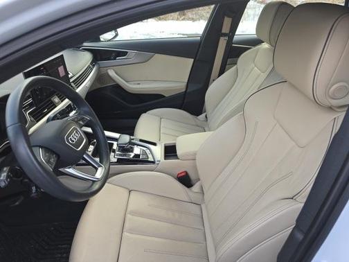2023 Audi A4 45 S line Premium Plus