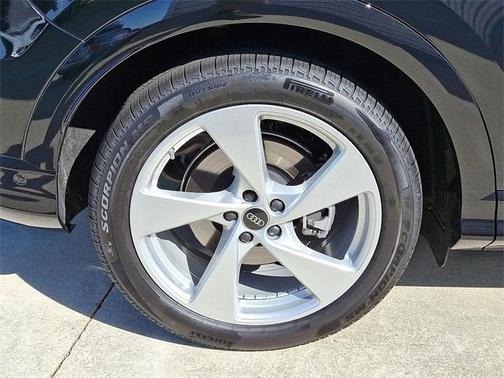 2025 Audi Q5 2.0T quattro Premium