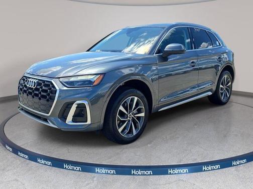 Daytona Gray Pearl Effect 2024 Audi Q5 45 S line quattro Premium
