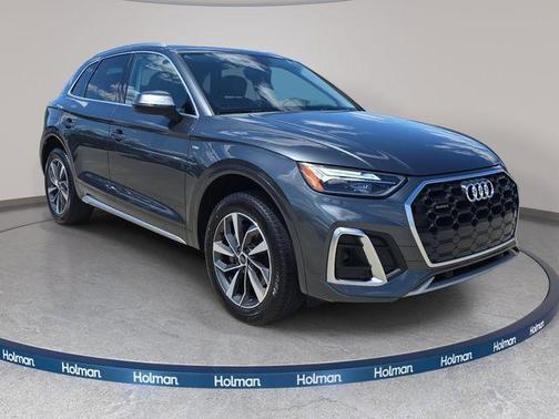 Daytona Gray Pearl Effect 2024 Audi Q5 45 S line quattro Premium