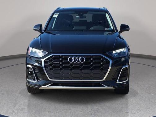 Mythos Black Metallic 2023 Audi Q5 45 S line quattro Premium