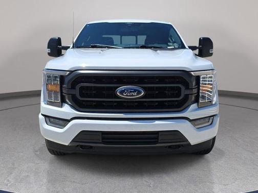 Oxford White 2022 Ford F-150 XLT