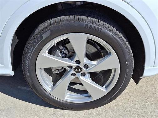 2025 Audi Q5 2.0T quattro Premium