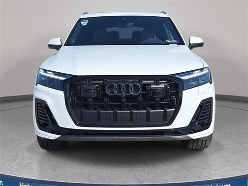 2025 Audi Q7 45 Premium Plus
