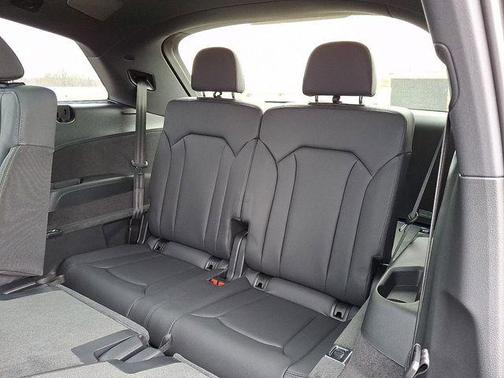 2026 Audi Q7 45 Premium