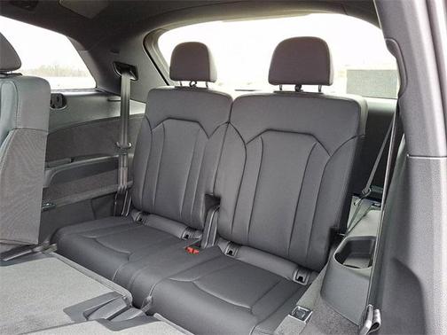 2026 Audi Q7 45 Premium