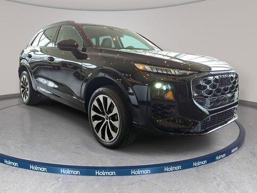Mythos Black Metallic 2026 Audi Q3 S line