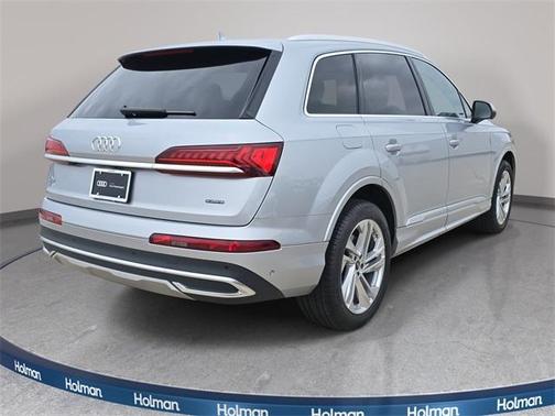 2022 Audi Q7 55 Premium Plus