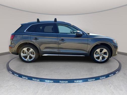 Daytona Gray Pearl Effect 2023 Audi Q5 45 S line Premium Plus