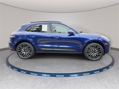 2022 Porsche Macan Base
