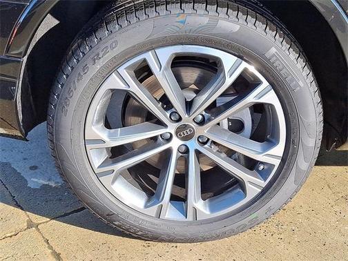 2026 Audi Q7 45 Premium Plus