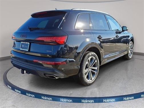 2026 Audi Q7 45 Premium Plus