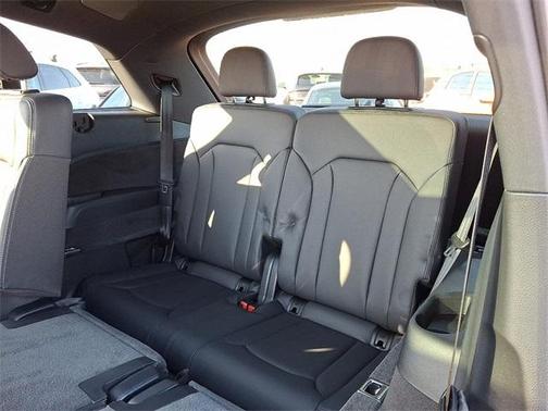 2026 Audi Q7 45 Premium Plus