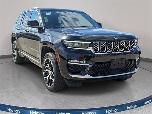 2022 Jeep Grand Cherokee Summit