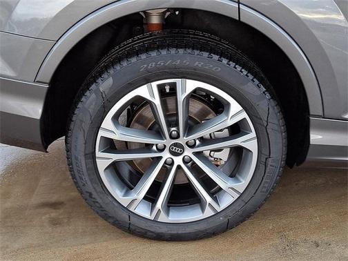 2026 Audi Q7 45 Premium Plus