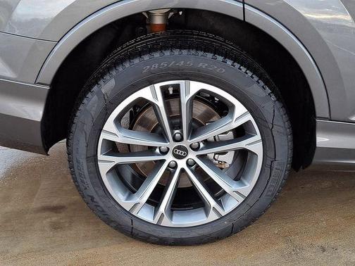 2026 Audi Q7 45 Premium Plus