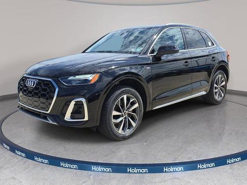 Mythos Black Metallic 2023 Audi Q5 45 S line quattro Premium
