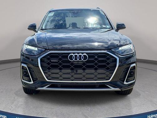 Mythos Black Metallic 2023 Audi Q5 45 S line quattro Premium