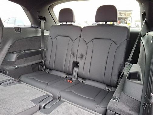 2026 Audi Q7 45 Premium