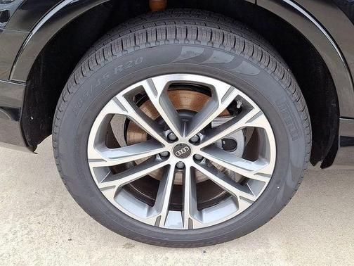 2026 Audi Q7 45 Premium