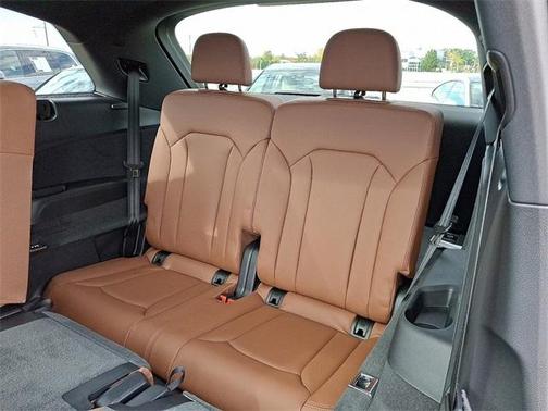 2026 Audi Q7 45 Premium