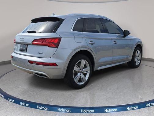 Florett Silver Metallic 2018 Audi Q5 2.0T Tech Premium