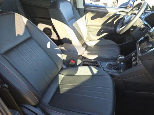2024 Volkswagen Tiguan 2.0T Wolfsburg Edition
