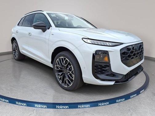 Glacier White Metallic 2026 Audi Q3 S line