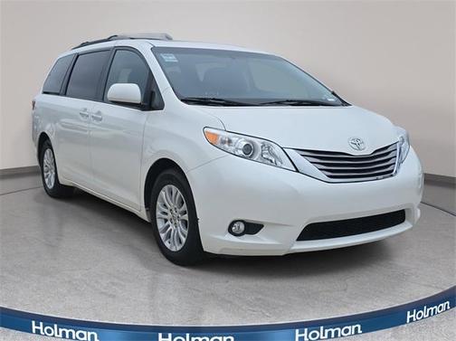 2017 Toyota Sienna XLE