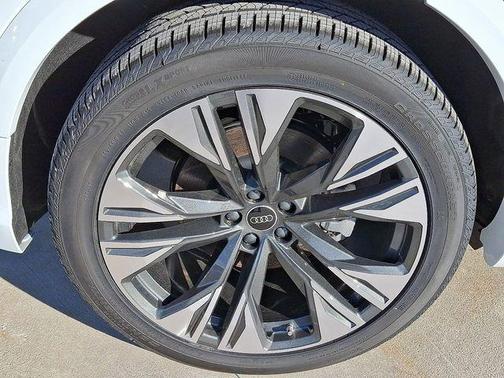 2026 Audi Q8 55 Premium