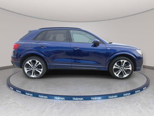 2022 Audi Q3 45 S line Premium