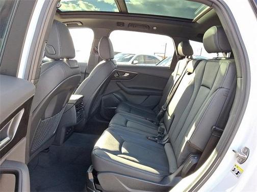 2026 Audi Q7 45 Premium
