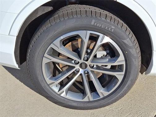 2026 Audi Q7 45 Premium