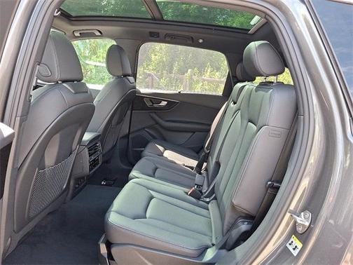 2025 Audi Q7 55 Premium Plus