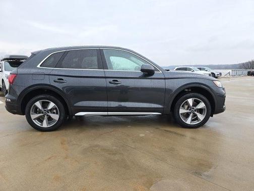 2023 Audi Q5 40 Premium