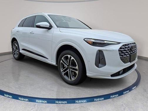 Glacier White 2026 Audi Q5 PLUS