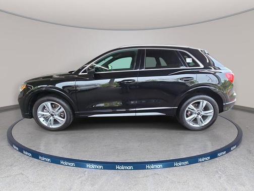 Mythos Black Metallic 2024 Audi Q3 45 S line Premium