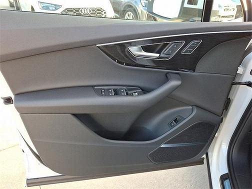 2026 Audi Q7 45 Premium