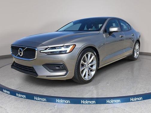 2021 Volvo S60 T6 Momentum